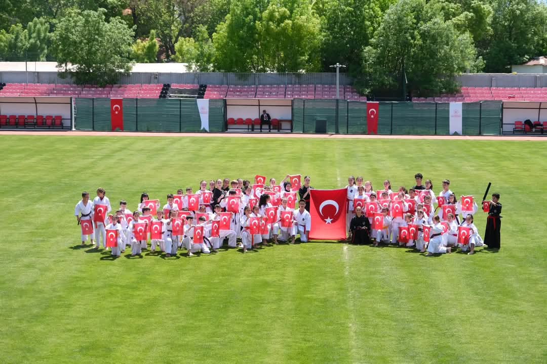 19 Mayıs Atatürk'ü Anma, Gençlik Ve Spor Bayramı Görkemli Törenle Kutlandı